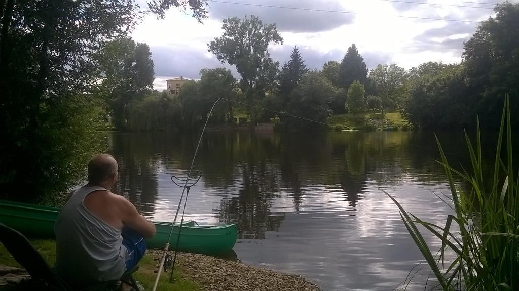 Camping Des Ribieres Confolens Exterior photo