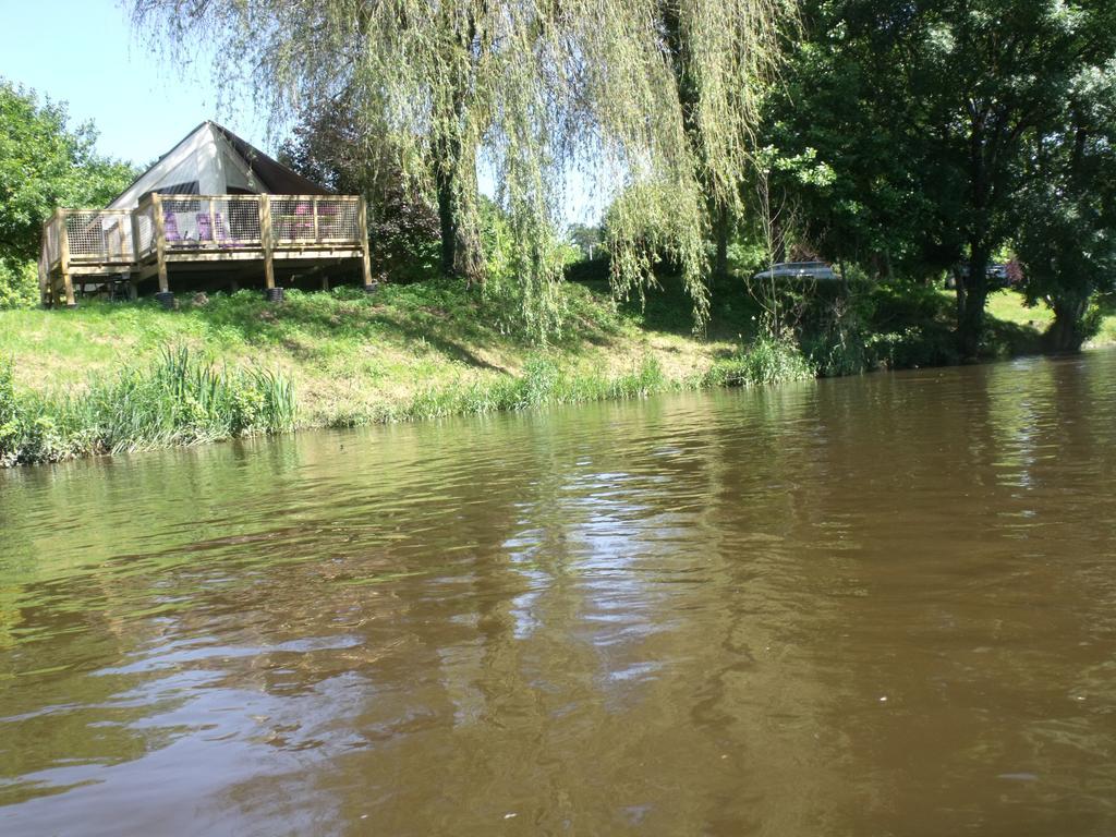 Camping Des Ribieres Confolens Exterior photo