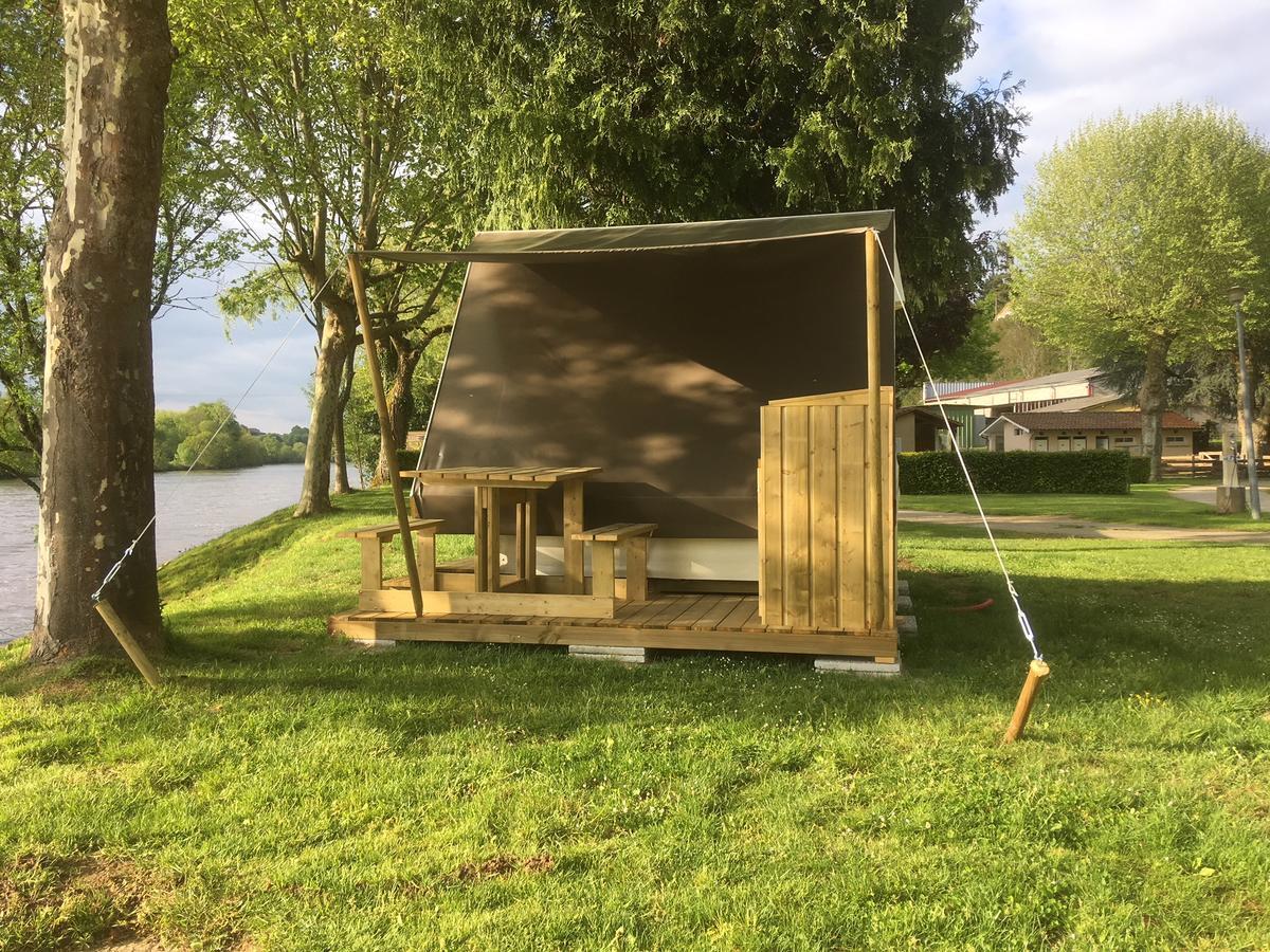 Camping Des Ribieres Confolens Exterior photo