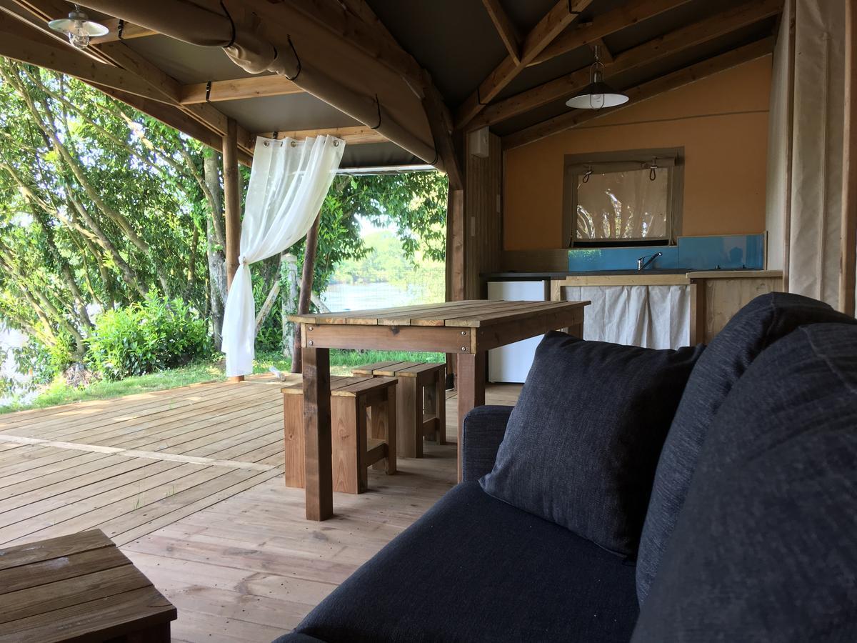 Camping Des Ribieres Confolens Exterior photo