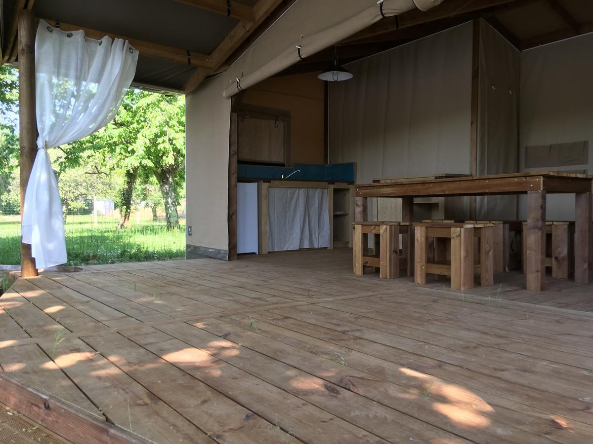 Camping Des Ribieres Confolens Exterior photo